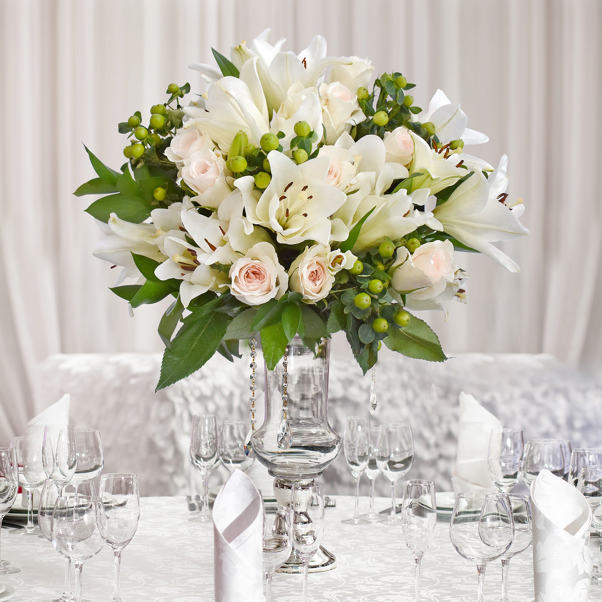 white lily centerpieces White wedding centerpieces - Graceful Elegance