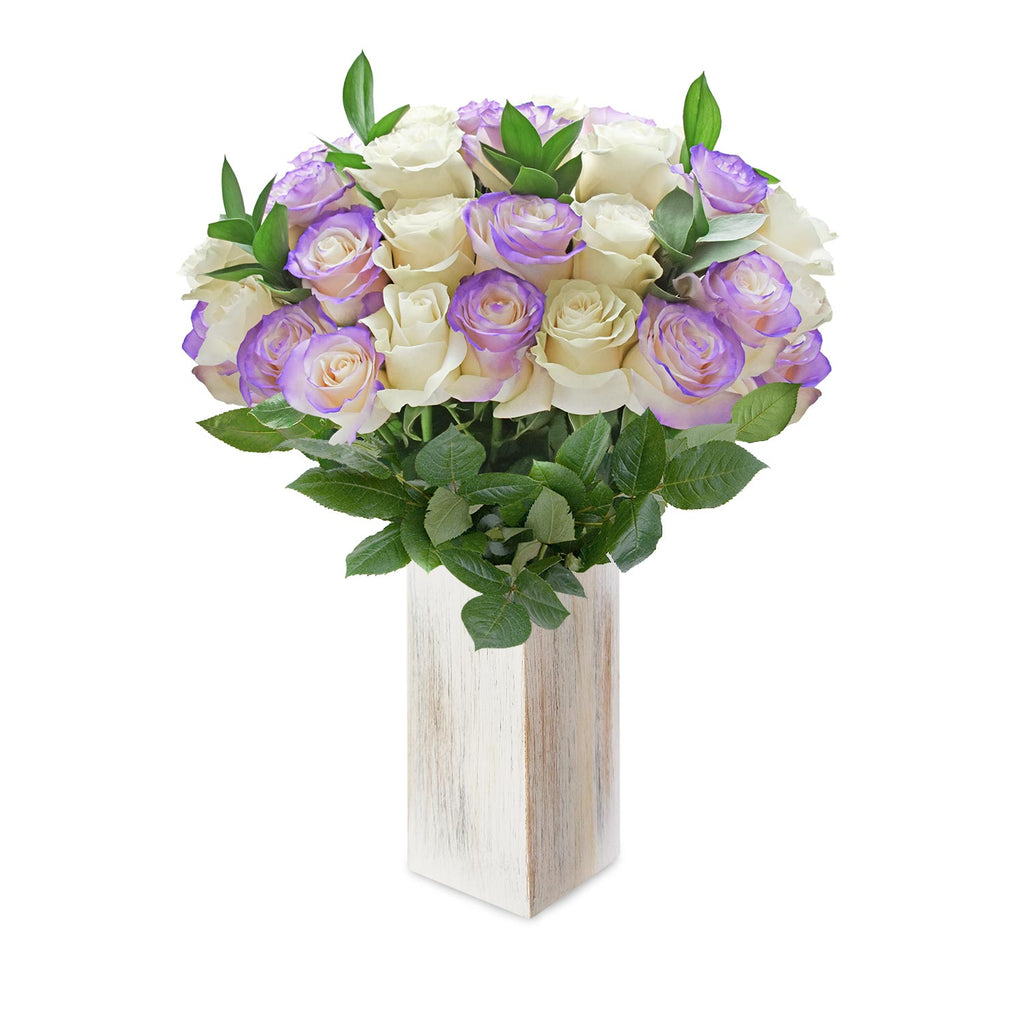 White and lavender roses the best flower arrangement centerpieces bouquets to order online for any ocassion weddings, or event planners and valentine's day